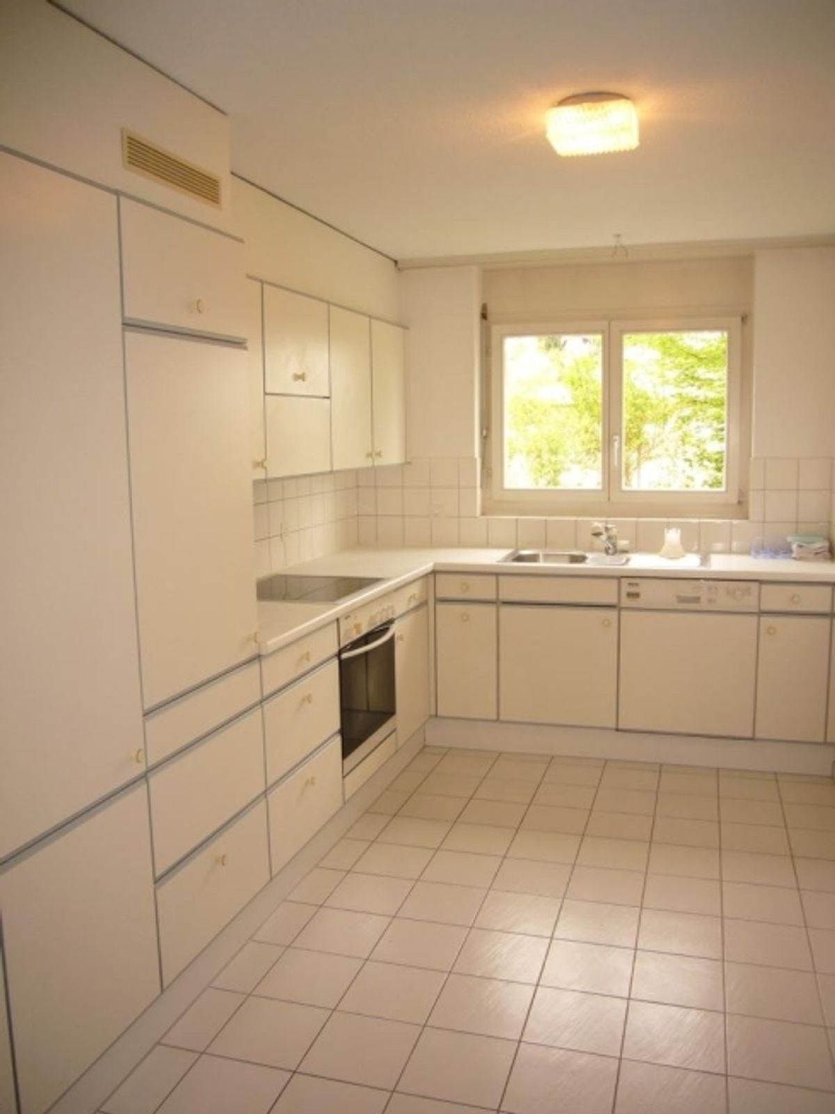 Idyllisch gelegene 3½-Zimmer-Wohnung mit Gartensitzplatz - 2