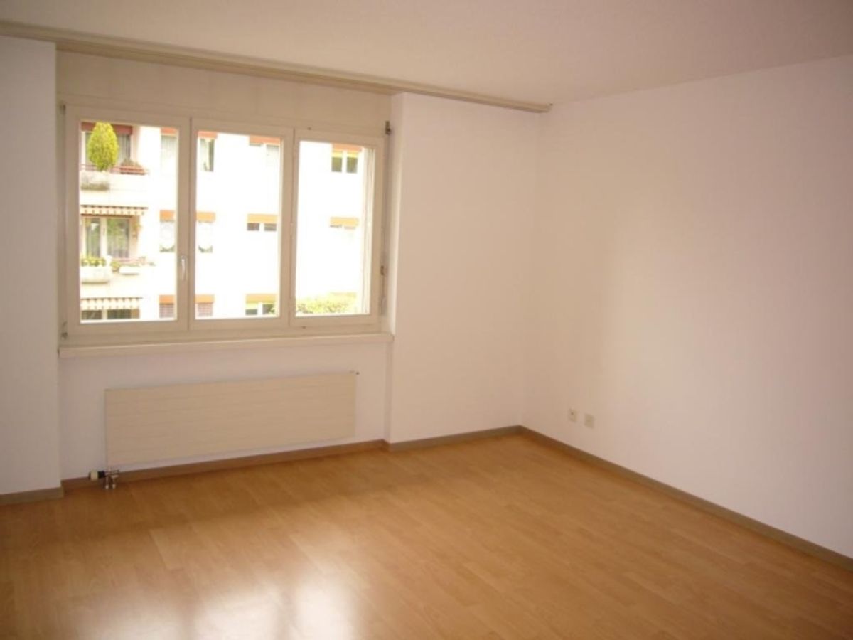 Idyllisch gelegene 3½-Zimmer-Wohnung mit Gartensitzplatz - 3