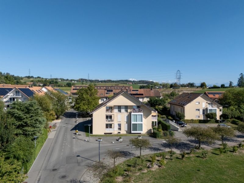Helle 2,5-Zimmer-Wohnung mit Balkon und Innenparkplatz - 3