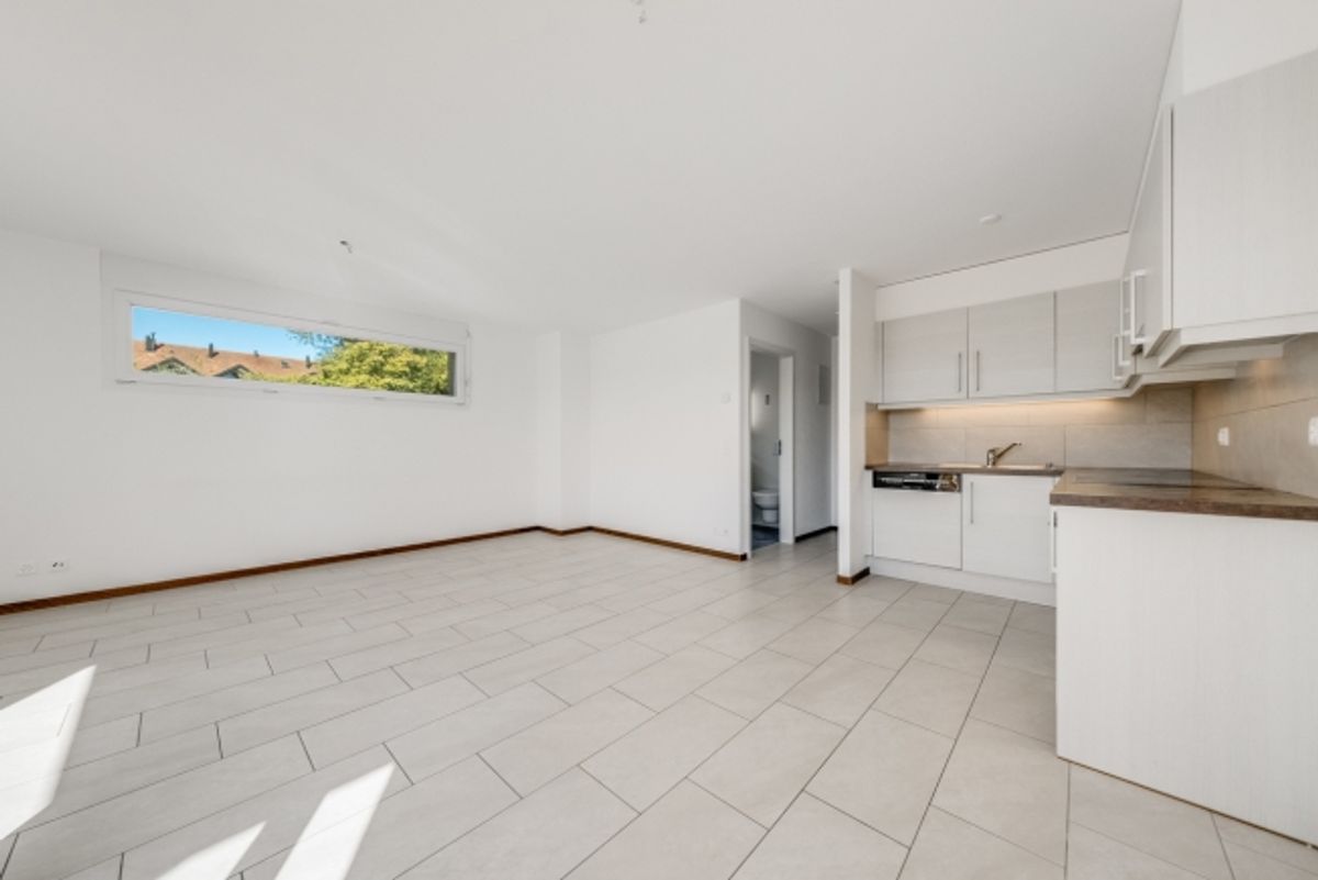 Helle 2,5-Zimmer-Wohnung mit Balkon und Innenparkplatz - 3