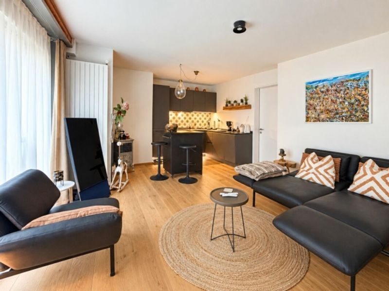 Hochwertige möblierte 2.5-Zimmer-Gartenwohnung an der Beckenhofstrasse in Zürich - 3