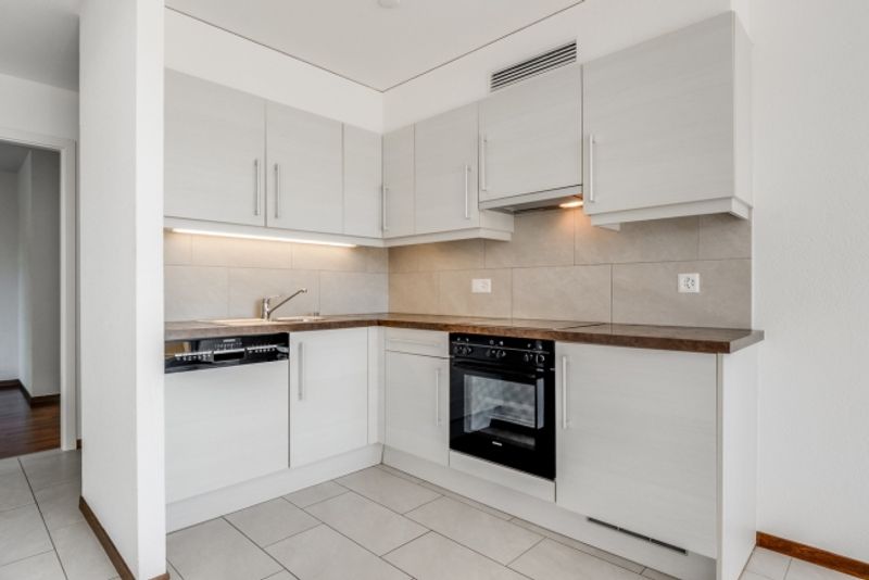 Helle 2,5-Zimmer-Wohnung mit Balkon und Innenparkplatz - 5