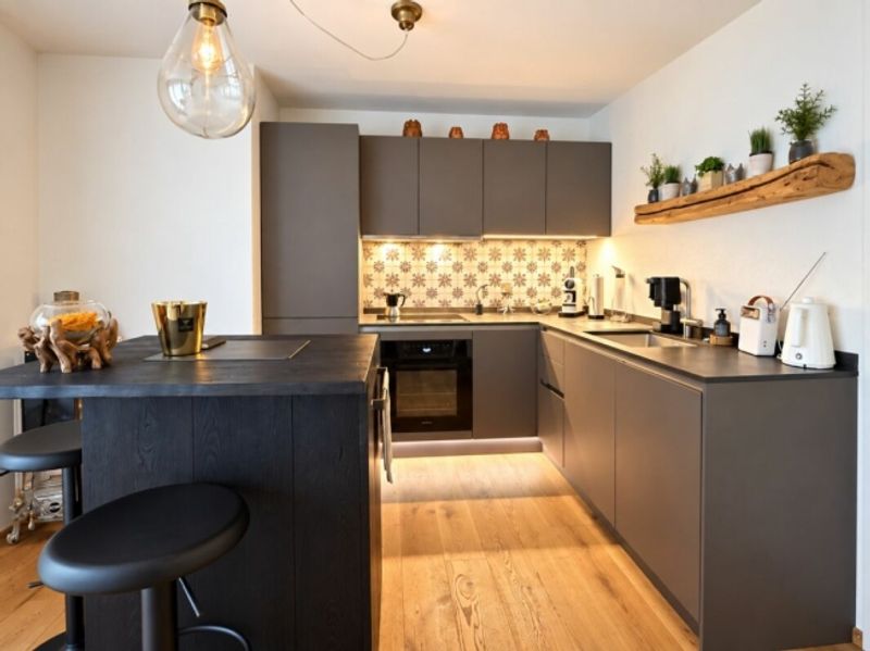 Hochwertige möblierte 2.5-Zimmer-Gartenwohnung an der Beckenhofstrasse in Zürich - 5