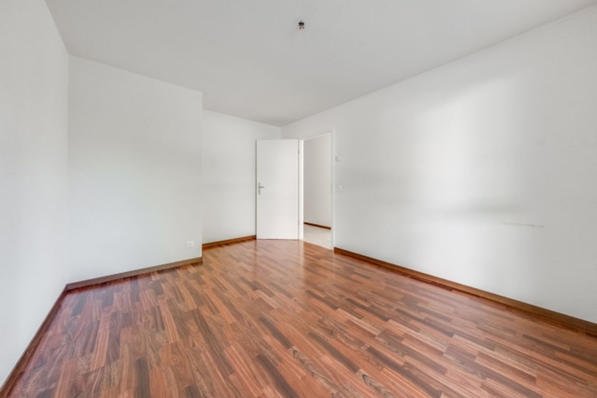 Helle 2,5-Zimmer-Wohnung mit Balkon und Innenparkplatz - 6