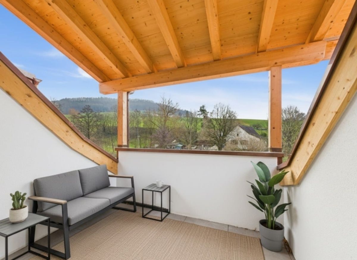 Grosszügige 4.5-Zimmer-Maisonette-Wohnung mit viel Charme - 2