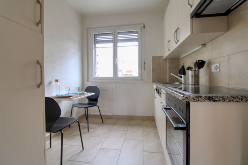 A Modern Coliving Apartment at Avenue de France in Lausanne - 12