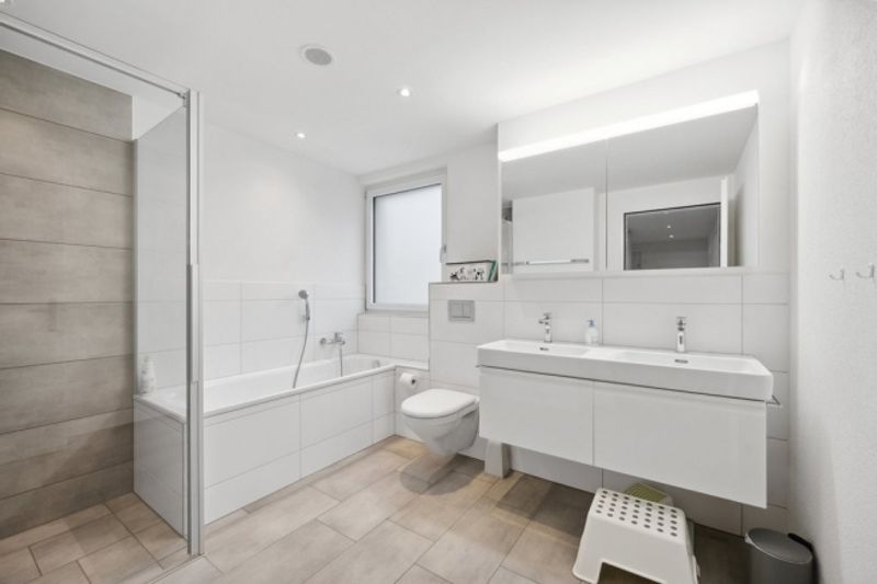 MODERNE 4.5 ZIMMER-WOHNUNG IN STÜSSLINGEN - 5