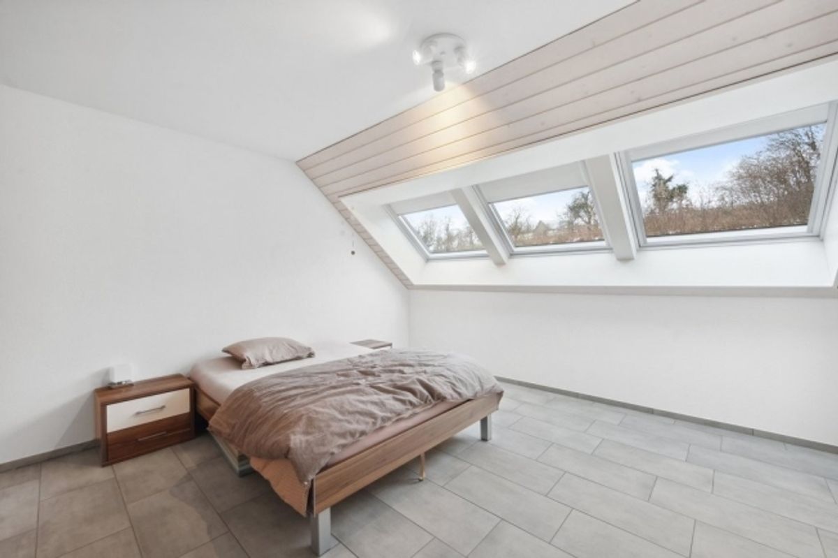 MODERNE 4.5 ZIMMER-WOHNUNG IN STÜSSLINGEN - 6