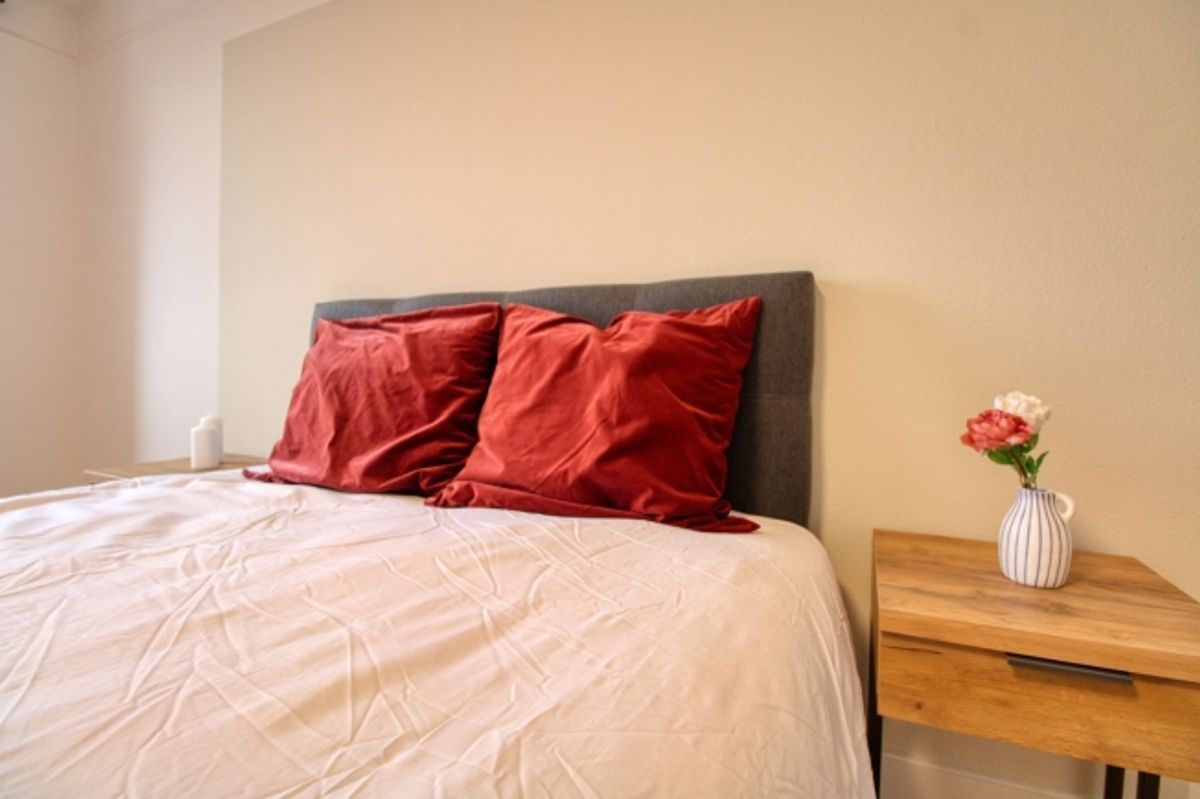 A Modern Coliving Apartment at Avenue de France in Lausanne - 3