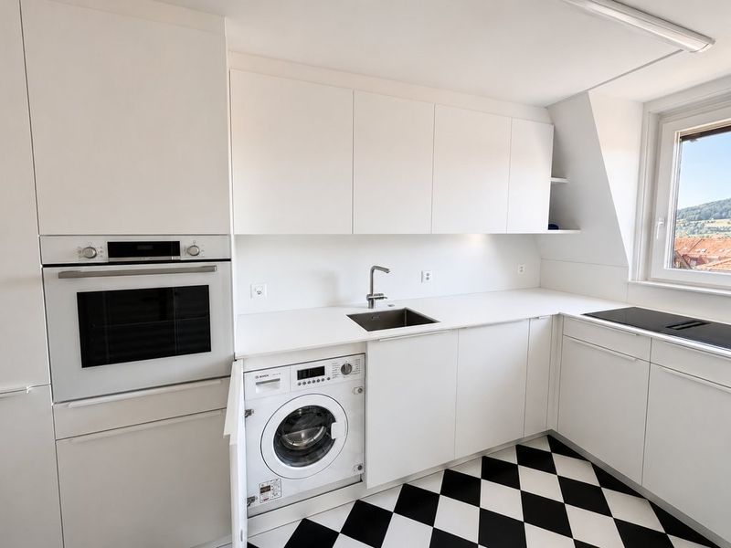 Einzigartige 5.5-Zimmer-Wohnung mit Dachterrasse &amp; grossem Estrich - 2