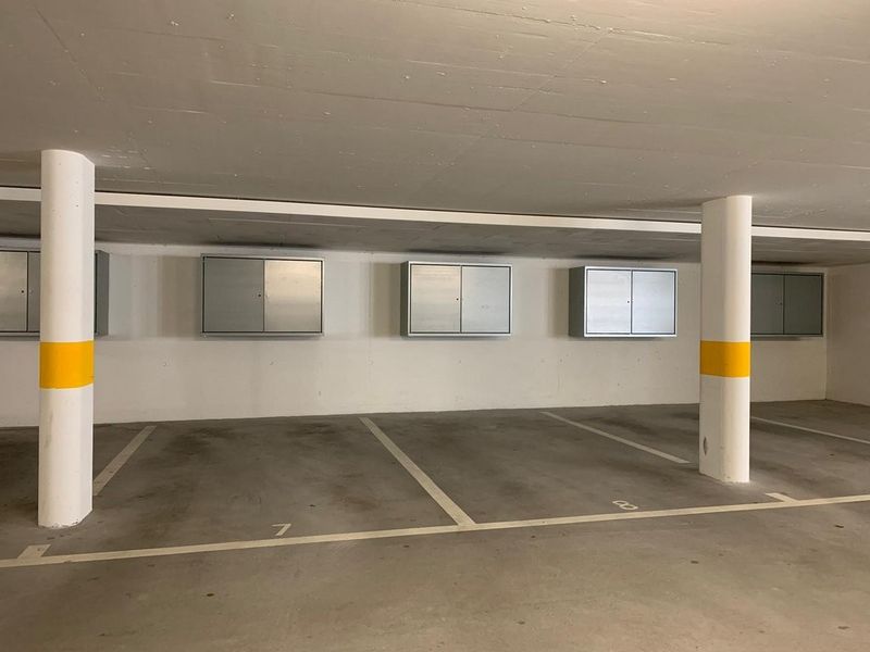 Einstellplatz zentral bei der Mall of Switzerland - 2