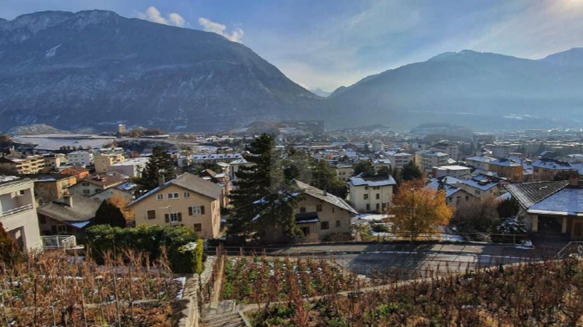 EXKLUSIVE LAGE MIT UNVERBAUBARER AUSSICHT - 3