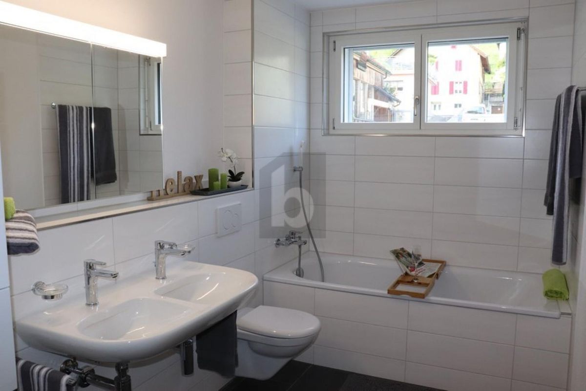 MODERNER, NACHHALTIGER NEUBAU IM GRÜNEN - 2