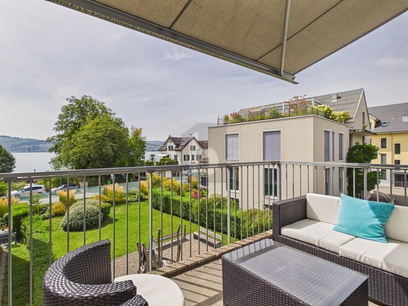 AN ZENTRALER LAGE MIT DIREKTEM SEEBLICK - 1