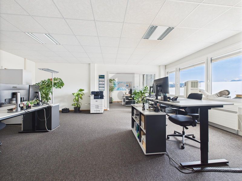 ATTRAKTIVE GESCHÄFTSLAGE IM ZENTRUM - 2