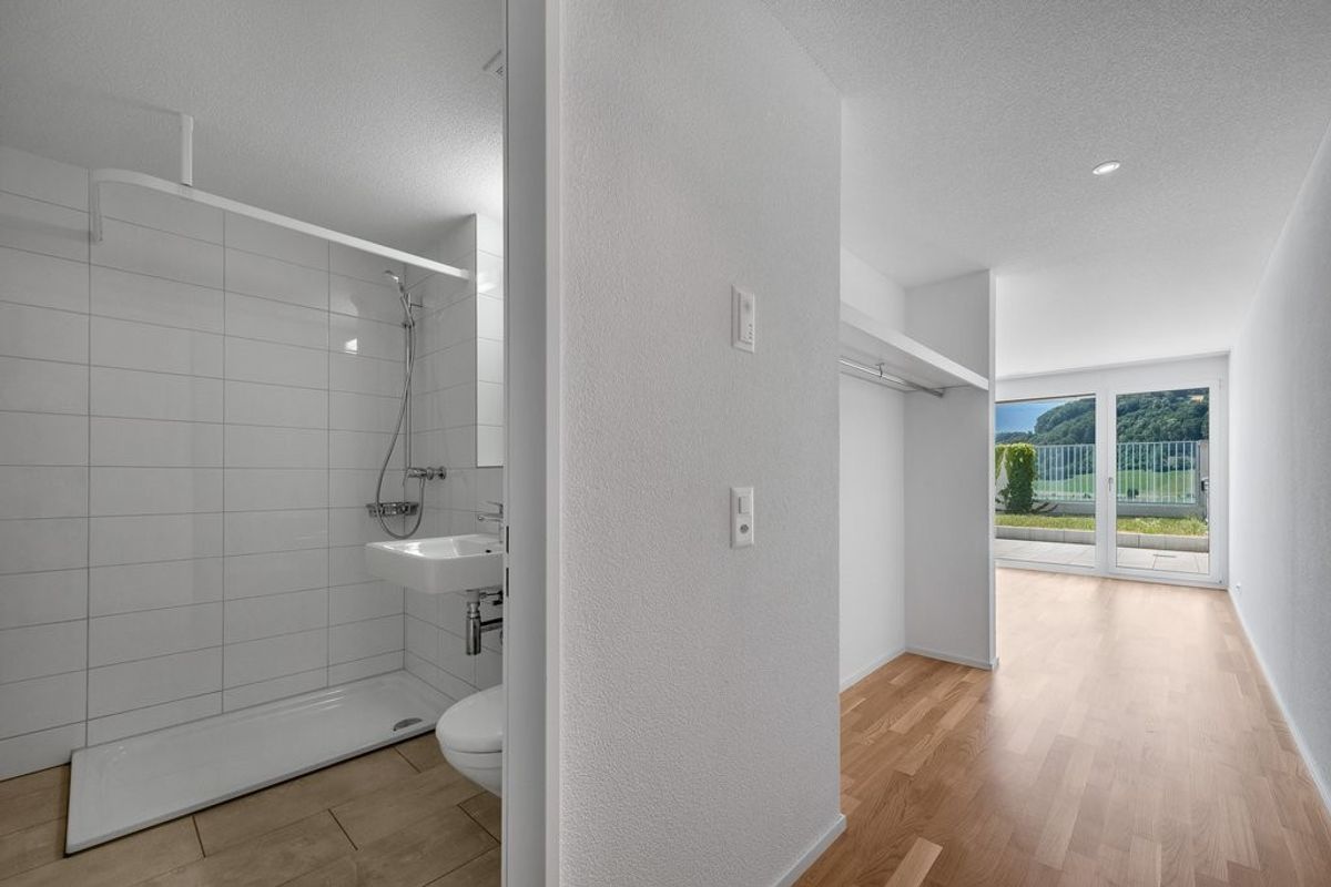 Grosszügige Wohnung mit zwei Gartensitzplätzen - 7