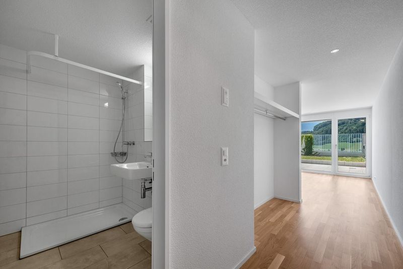 Grosszügige Wohnung mit zwei Gartensitzplätzen - 8