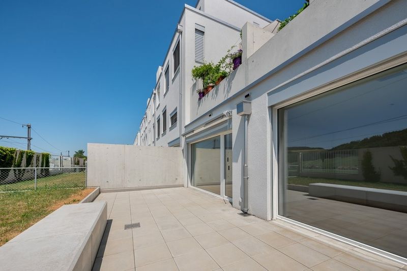 Grosszügige Wohnung mit zwei Gartensitzplätzen - 10