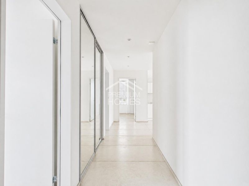 Licht, Design &amp; Komfort - moderne Wohnung mit Loggia - 2