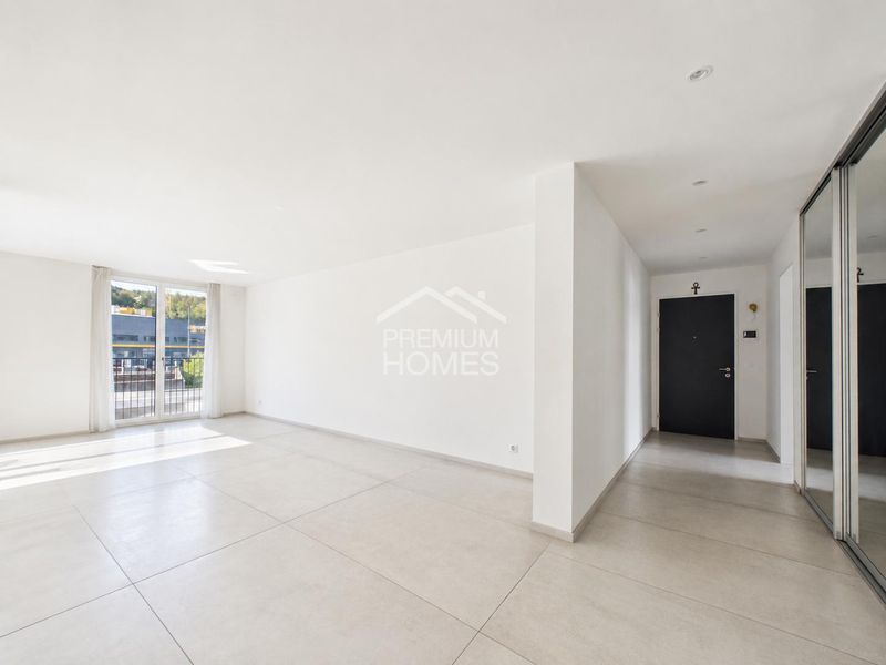 Licht, Design &amp; Komfort - moderne Wohnung mit Loggia - 4