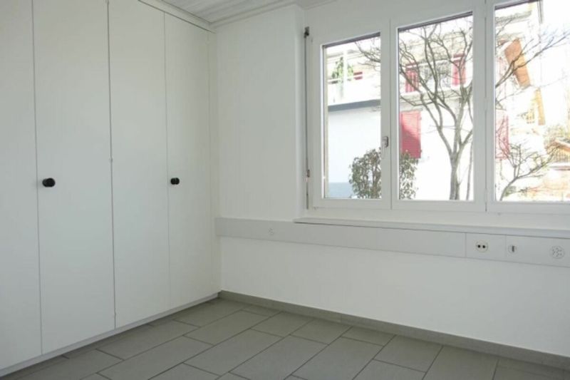 Gewerberäumlichkeiten im EG & UG mit Einstellhallenplätze - 10