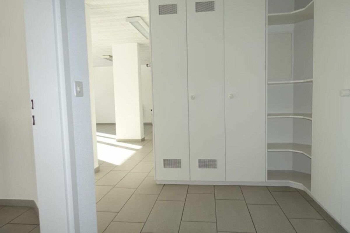 Gewerberäumlichkeiten im EG & UG mit Einstellhallenplätze - 13
