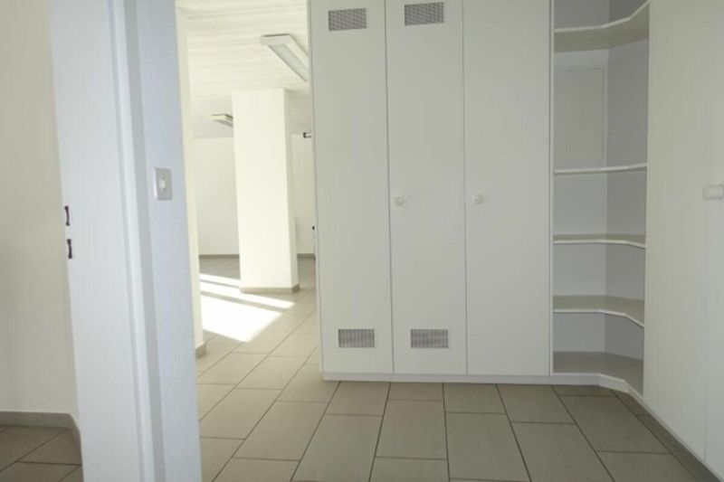 Gewerberäumlichkeiten im EG & UG mit Einstellhallenplätze - 14
