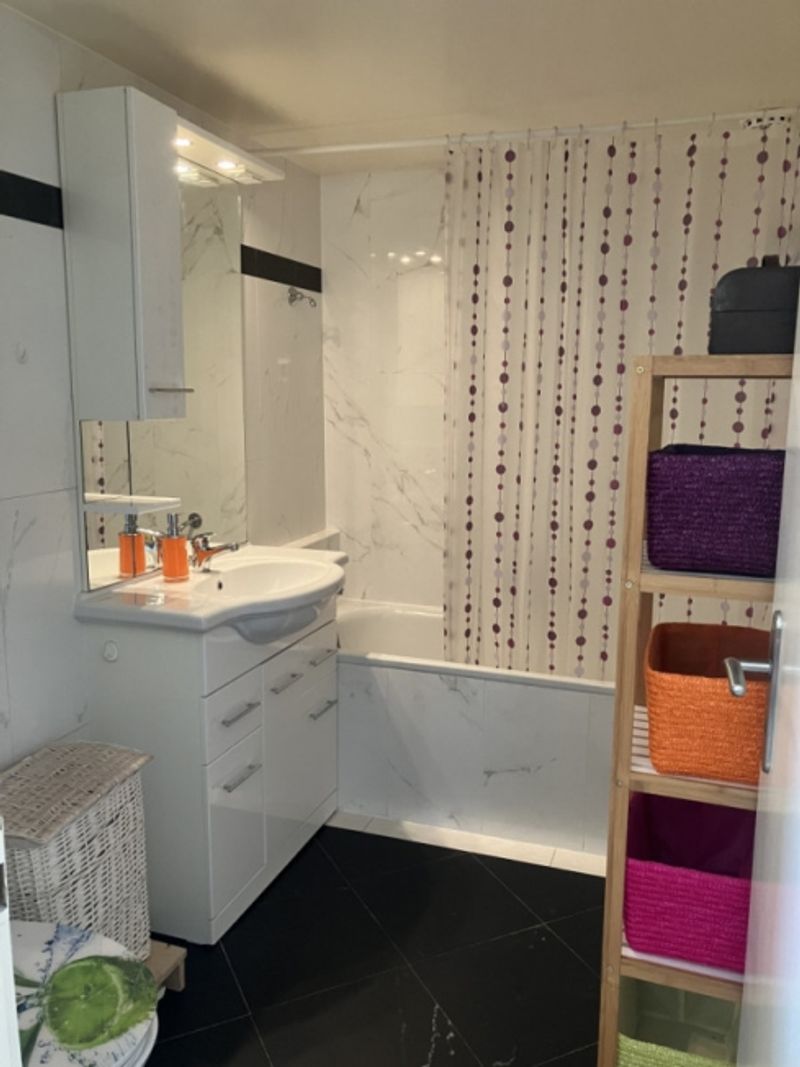 Prächtige möblierte 2-Zimmer-Wohnung mit einer Terrasse von 57 m², zwei Minuten vom See/St-Sulpice VD entfernt - 3