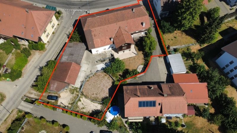Historisches 8.5-Zimmer-Bauernhaus mit Charme, Pferdestall und grossem Garten in Attiswil - 6