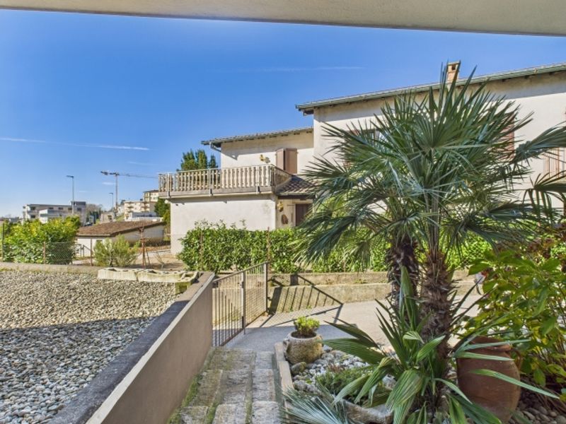 Villa elegante di 6.5 locali con locale commerciale annesso a Mendrisio, Canton Ticino. - 11