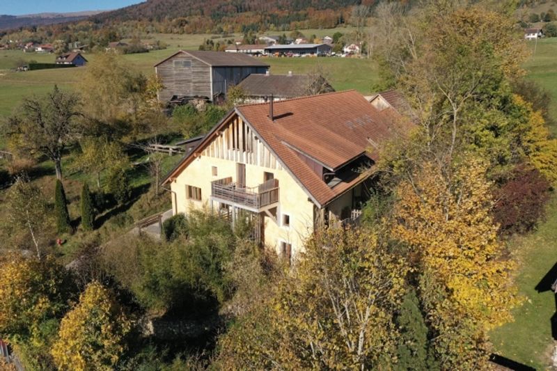 Ein architektonisch einzigartiges Mühlendorf an einem privilegierten Ort - 1
