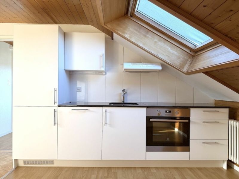 3-ZIMMER DACHWOHNUNG AN RUHIGER LAGE - 2