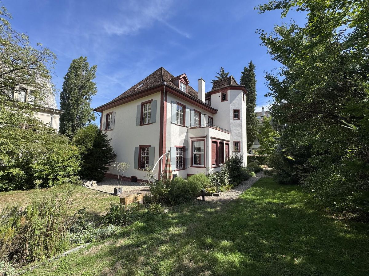 HISTORISCHER CHARME, MEISTERHAFT NEU GEDACHT - 0