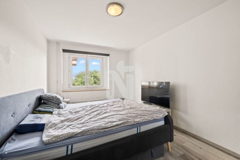 Grosszügig und lichtdurchflutet 4.5-Zimmer-Wohnung mit Sauna, Balkon und Tiefgaragenplatz - 10