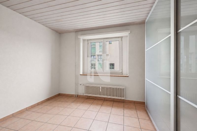 Grosszügig und lichtdurchflutet 4.5-Zimmer-Wohnung mit Sauna, Balkon und Tiefgaragenplatz - 11