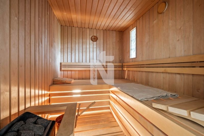 Grosszügig und lichtdurchflutet 4.5-Zimmer-Wohnung mit Sauna, Balkon und Tiefgaragenplatz - 12