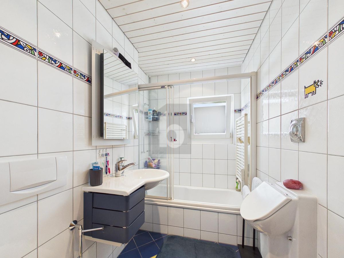 MODERNER GRUNDRISS MIT NEUER ERDSONDENHEIZUNG - 2