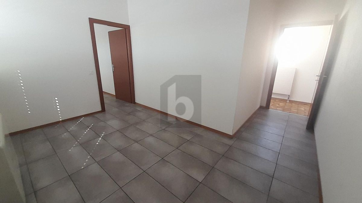 SPACIEUX, MODERNE ET IDÉALEMENT SITUÉ - 3