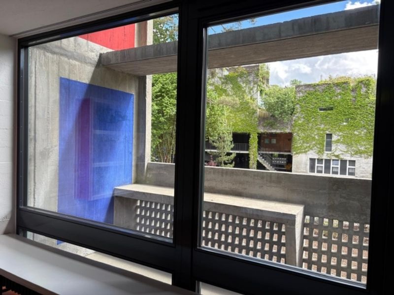Wohnen in einer Ikone der Schweizer Architektur | Einzigartige Maisonettewohnung im denkmalgeschützten Atelier-5-Ensemble in Flamatt - 11