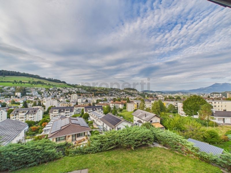 Traumhafter Garten mit Pergola und Fernsicht, Garage und Aussenparkplatz - 10