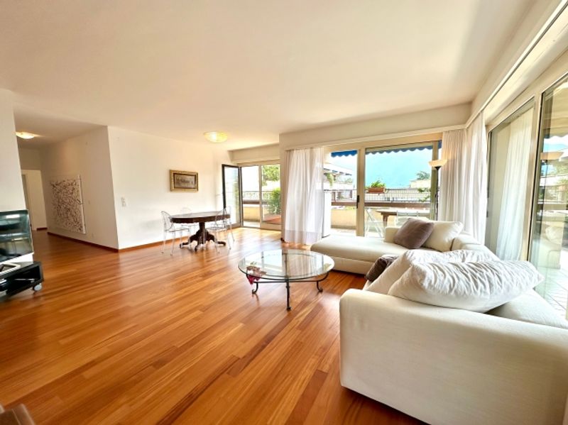 Immobile Moderno e Accogliente con Terrazza e Accessibilità a Lugano - 1