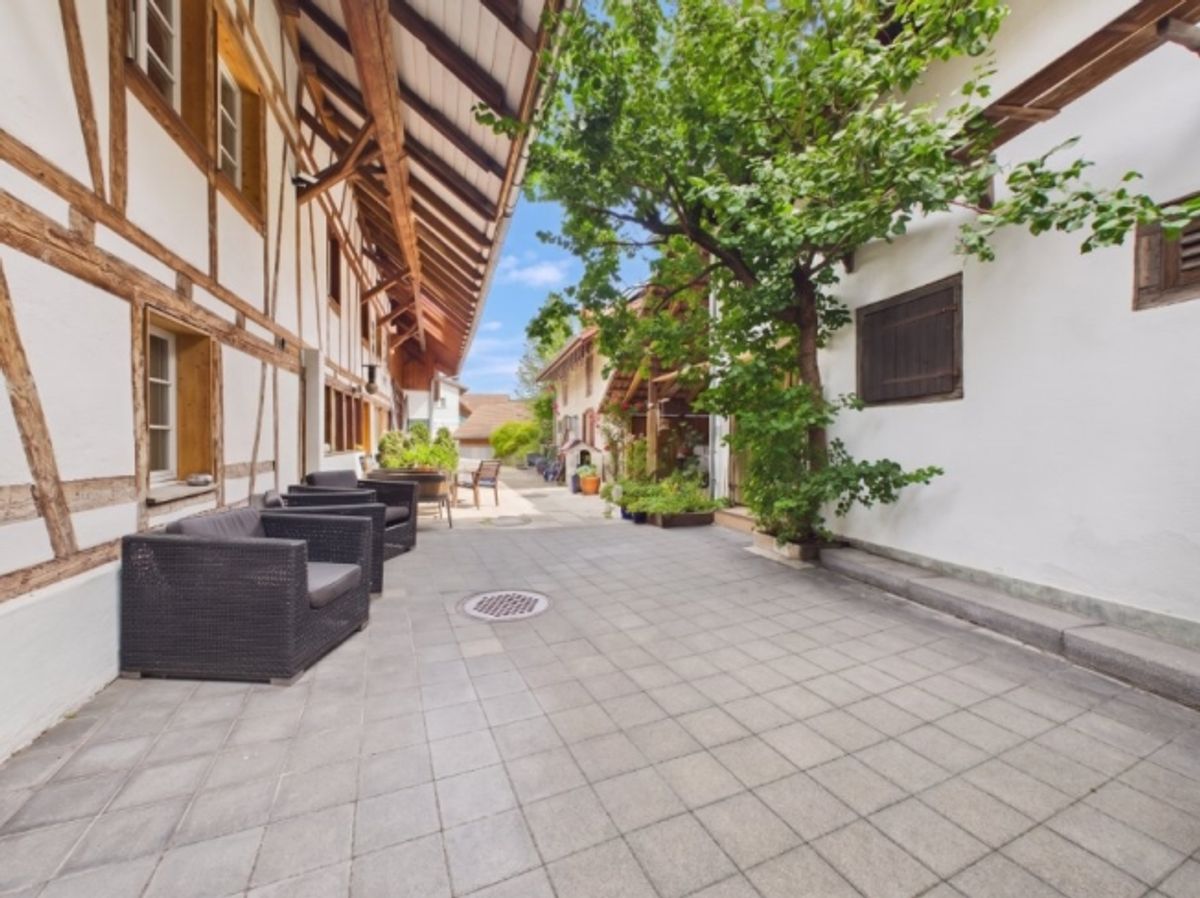 Renoviertes 4-Zimmer-Reiheneckhaus mit grosszügiger Terrasse - 10