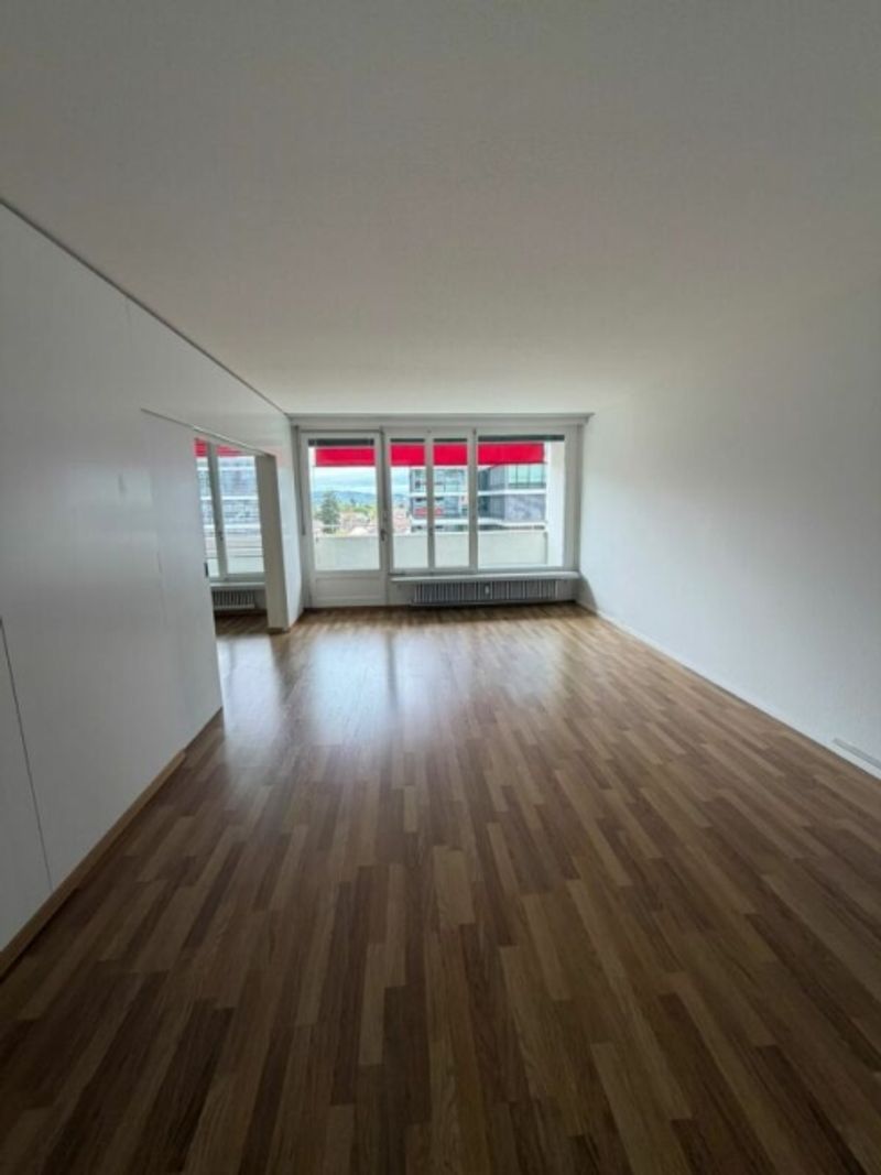 Geräumige 2.5 Zimmerwohnung jetzt zu vermieten! - 2