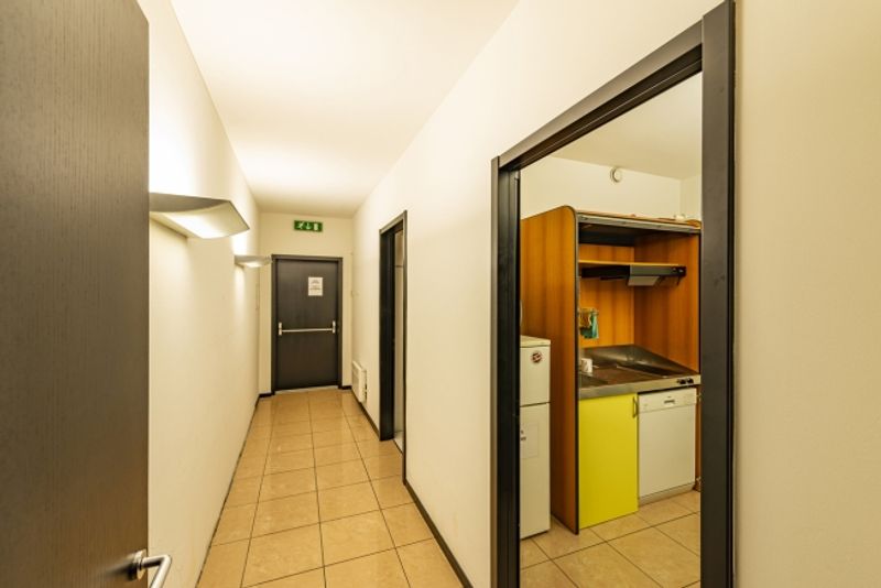 Büro im Zentrum mit Seeblick und Garage mit 7 Parkplätzen - 14