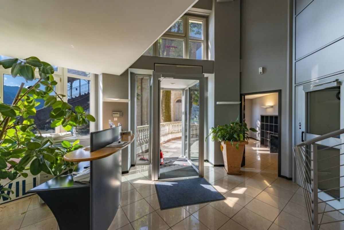 Büro im Zentrum mit Seeblick und Garage mit 7 Parkplätzen - 4