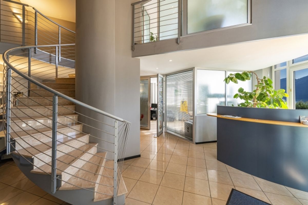 Büro im Zentrum mit Seeblick und Garage mit 7 Parkplätzen - 5