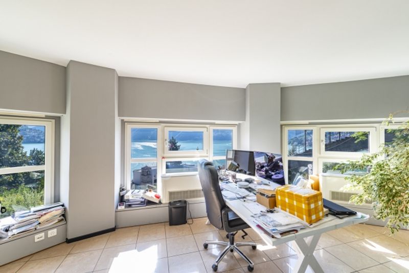 Büro im Zentrum mit Seeblick und Garage mit 7 Parkplätzen - 9