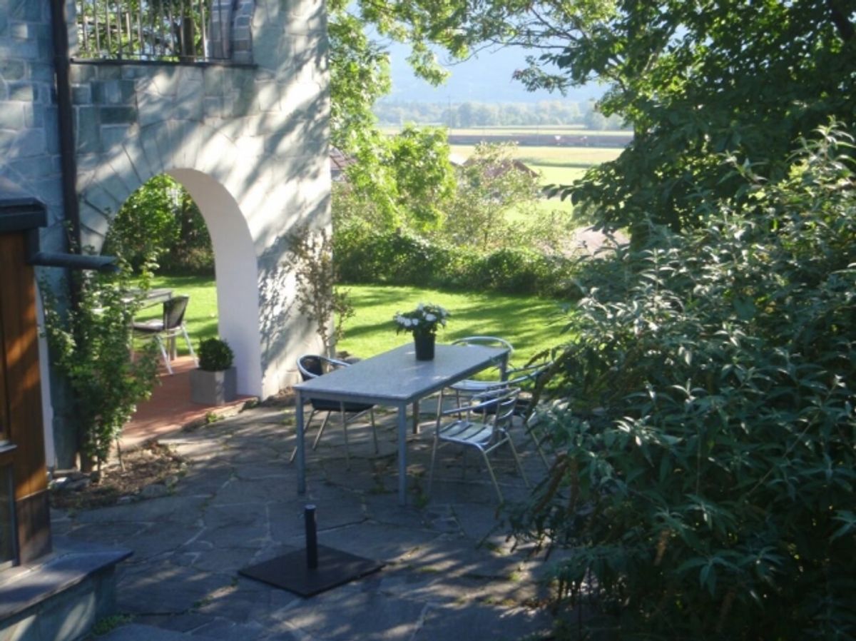 8 ½-Zi.-Einfamilienhaus mit 1 ½-Zi.-Wohnung an idyllischer Wohnlage mit herrlichem Weitblick - 11
