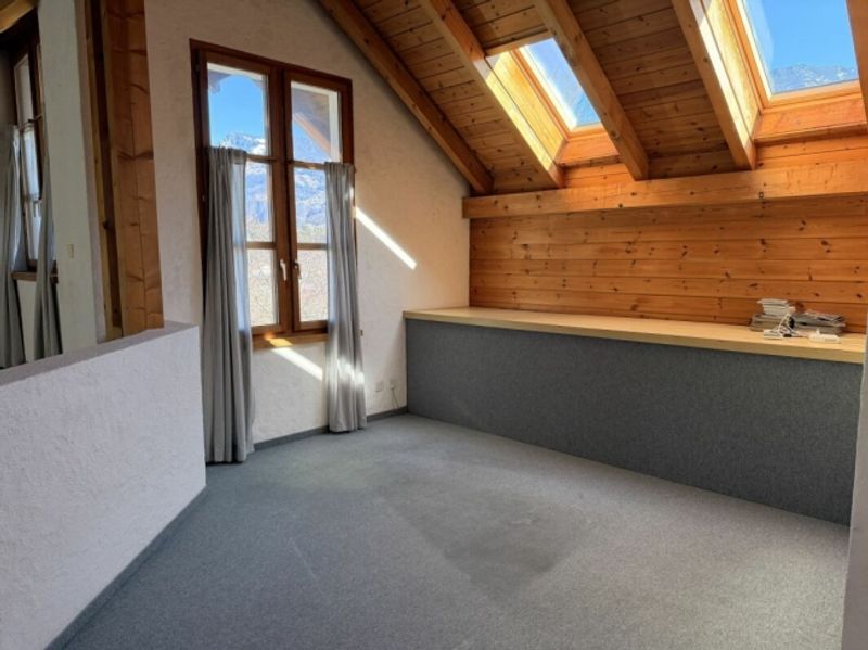 8 ½-Zi.-Einfamilienhaus mit 1 ½-Zi.-Wohnung an idyllischer Wohnlage mit herrlichem Weitblick - 9