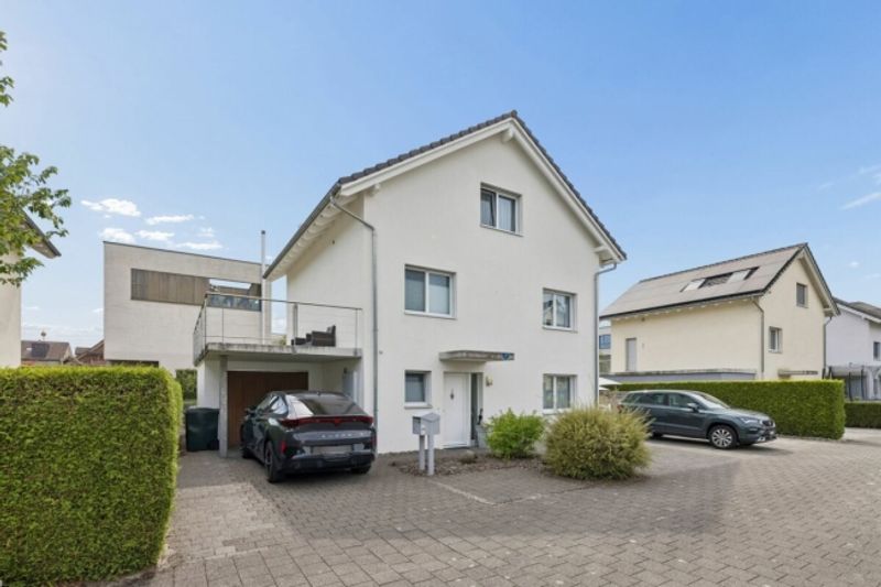 Familienfreundliches 6-Zimmer-Einfamilienhaus mit Garten - 2